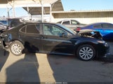 Toyota Camry Le 4T1B11HK7JU157466 fotografie