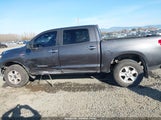 Toyota Tundra Limited 5.7L V8 5TFHY5F13CX246271 fotografie