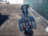 Harley-Davidson Flhx Street Glide 1HD1KBM11FB694397 fotografie