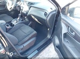 Nissan Rogue Sport S JN1BJ1CR9JW256998 photo