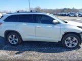 Toyota Highlander Limited Platinum V6 5TDDKRFH8FS190097 fotografie