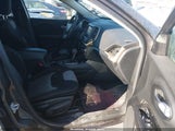 Jeep Cherokee Latitude 1C4PJLCB4EW144343 снимка