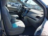 Toyota Sienna Le V6 5TDKK3DC9BS105614 снимка
