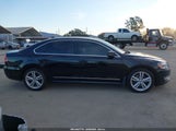 Volkswagen Passat 2.0L Tdi Sel Premium 1VWCV7A3XFC067628 photo
