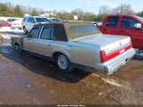 Lincoln Town Car 1LNBP96F6GY689151 снимка