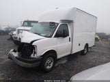 GMC Savana Cutaway Work Van 1GD07RF7XN1161523 снимка