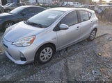 Toyota Prius C Two JTDKDTB32D1532324 снимка