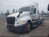 International Lt 3HSDZAPR1MN318165 снимка