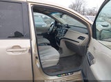 Toyota Sienna Le V6 5TDKK3DC1BS141328 снимка