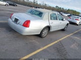 Lincoln Town Car Signature 1LNFM82W3WY673210 photo