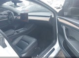 Tesla Model Y Performance Dual Motor All-Wheel Drive 7SAYGDEF7NF517939 fotografie