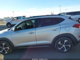 Hyundai Tucson Limited KM8J3CA26GU250936 снимка
