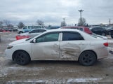 Toyota Corolla Le JTDBU4EE3A9095076 снимка