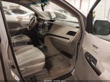 Toyota Sienna Le 7 Passenger 5TDJK3DC6ES076492 снимка