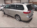 Toyota Sienna Le 8 Passenger 5TDKZ3DC3HS825432 снимка