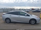 Toyota Prius Three JTDKARFU9G3513471 снимка