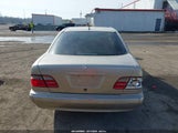 Mercedes-Benz E 320 WDBJF65J7YB033597 photo