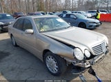 Mercedes-Benz E 320 WDBJF65J7YB033597 fotografie