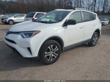 Toyota Rav4 Le JTMBFREV3GD180285 снимка
