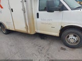 GMC Savana Cutaway Work Van 1GD37SCG7J1319089 снимка
