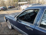 Lincoln Town Car Signature/Tournament 1LNLM82W8RY693623 снимка