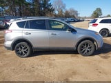 Toyota Rav4 Se JTMNFREV5JJ190953 снимка
