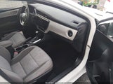 Toyota Corolla Le 5YFBURHE4JP796051 снимка