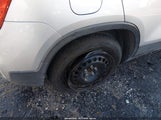 Chevrolet Trax Ls KL7CJKSB2JB723999 снимка