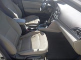 Hyundai Elantra Se 5NPD74LF2HH185333 снимка
