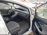 Toyota Prius Two JTDKN3DU0E1832111 снимка