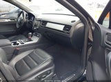Volkswagen Touareg 3.6L R-Line WVGDF9BP2ED002584 fotografie