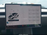 Tesla Model 3 Long Range Rear-Wheel Drive/Standard Rear-Wheel Drive 5YJ3E1EAXSF046879 снимка