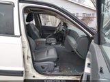 Jeep Grand Cherokee Laredo 1J4HR48N55C502390 photo