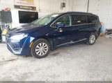 Chrysler Pacifica Touring L 2C4RC1BG1JR280484 снимка