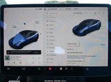 Tesla Model Y Performance Dual Motor All-Wheel Drive 7SAYGDEF9NF313627 fotografie