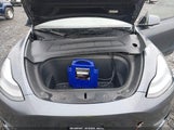 Tesla Model Y Performance Dual Motor All-Wheel Drive 7SAYGDEF7NF374104 fotografie