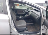 Toyota Prius Two JTDKN3DU3F1945729 fotografie