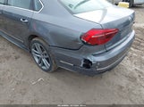 Volkswagen Passat 1.8T R-Line 1VWDT7A32HC056376 photo