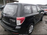 Subaru Forester 2.5X JF2SHAAC9DH417688 fotografie