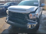 Toyota Tundra Limited 5.7L V8 5TFFW5F17GX197224 снимка