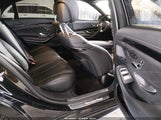 Mercedes-Benz S 560 WDDUG8DB1JA384847 photo