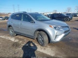 Toyota Rav4 Le JTMBFREV5JJ196772 снимка