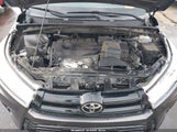 Toyota Highlander Le 5TDZARFH1JS035828 снимка