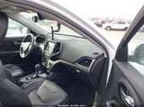 Jeep Cherokee Latitude Lux 4X4 1C4PJMMXXMD222781 photo