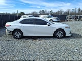 Toyota Camry L 4T1B11HK3JU639044 photo