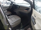 Toyota Sienna Le 8 Passenger 5TDKZ3DC5HS843057 снимка