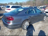 Volkswagen Passat 2.0T Se 1VWBA7A37JC043058 photo