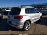 Volkswagen Tiguan R-Line WVGAV7AX7GW064226 снимка