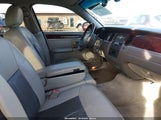 Lincoln Town Car Signature Limited 1LNHM82W25Y612132 снимка
