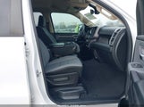 Ram  Big Horn/Lone Star 4X4 5'7 Box 1C6SRFFT1KN815940 fotografie